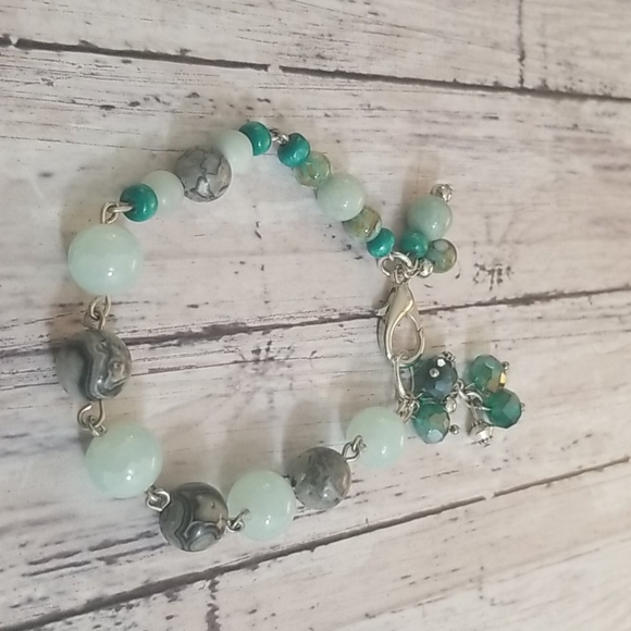 Cracked aqua, grey, green, silver beaded bracelet - Picture 7 of 8